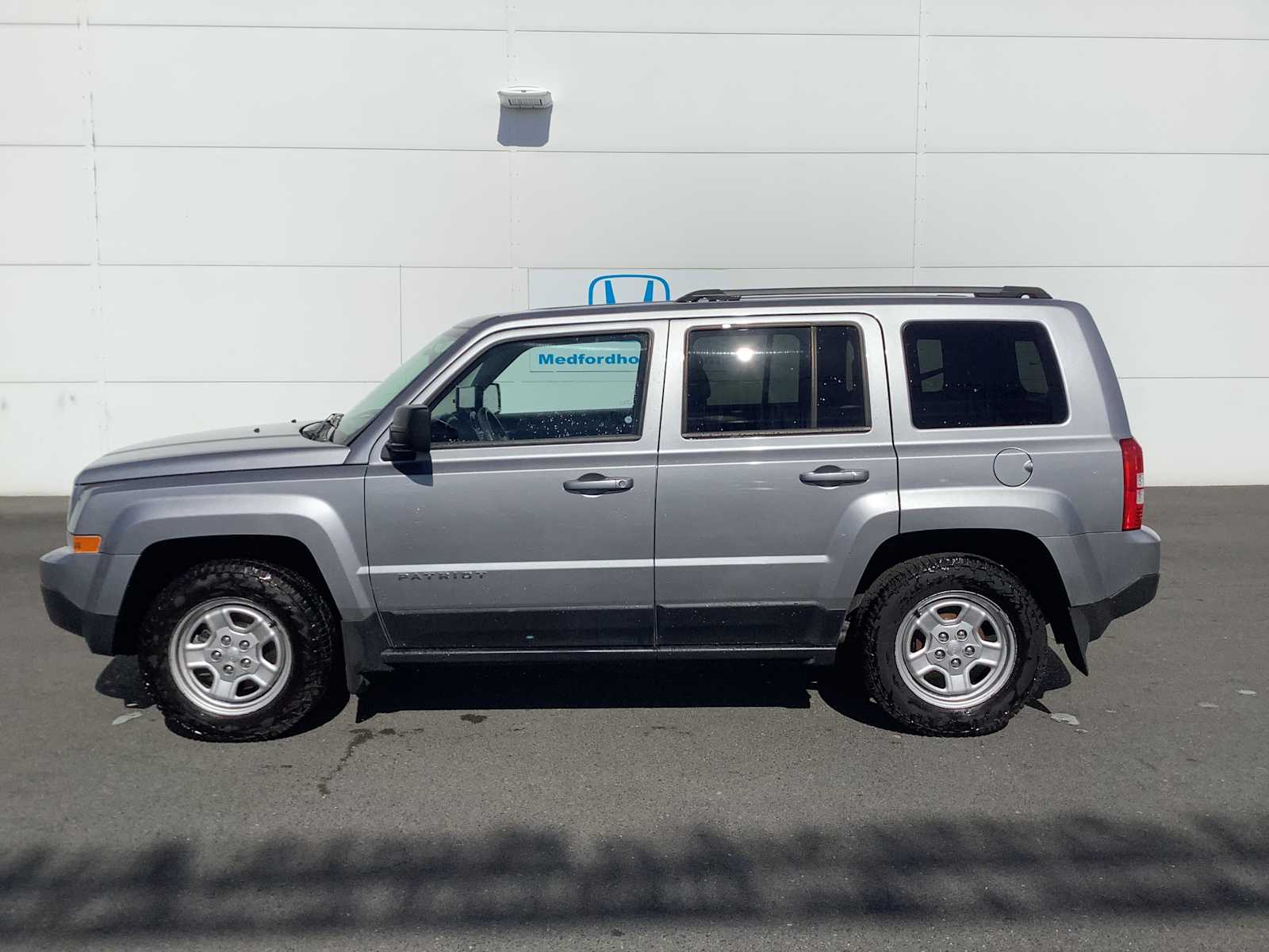 Used 2016 Jeep Patriot Sport with VIN 1C4NJPBAXGD575369 for sale in Medford, OR