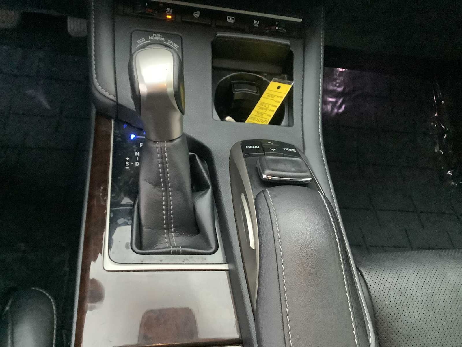 Thumbnail: 2016 Lexus ES - 18