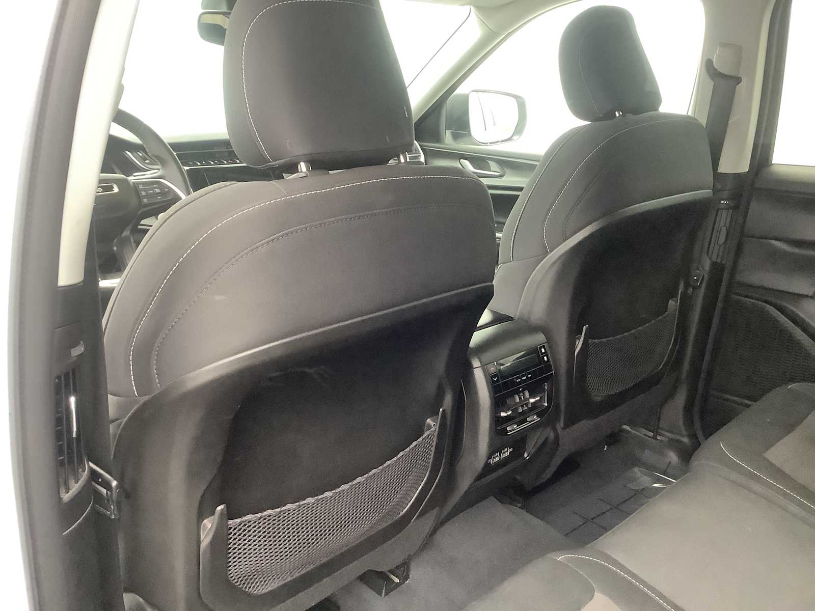 Thumbnail: 2023 Jeep Grand Cherokee - 12