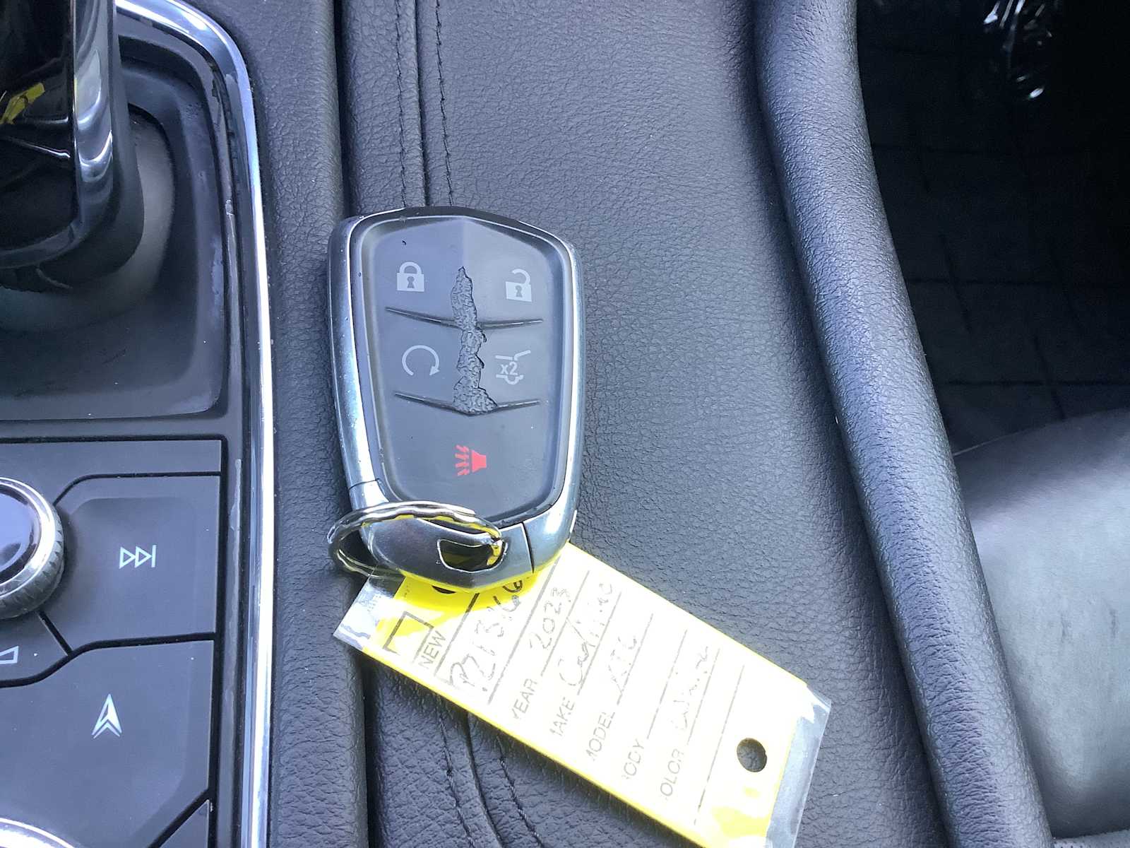 Thumbnail: 2023 Cadillac XT6 - 19