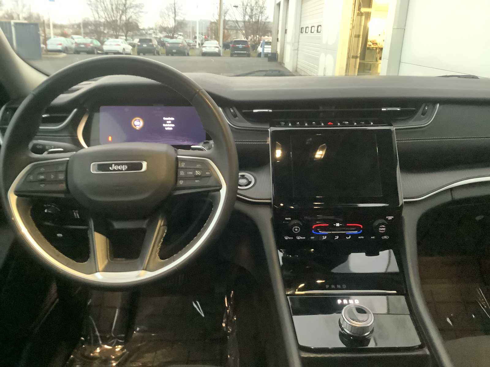 Thumbnail: 2023 Jeep Grand Cherokee - 10