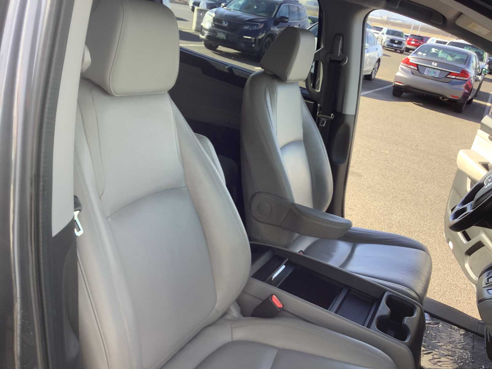 Thumbnail: 2018 Honda Odyssey - 14