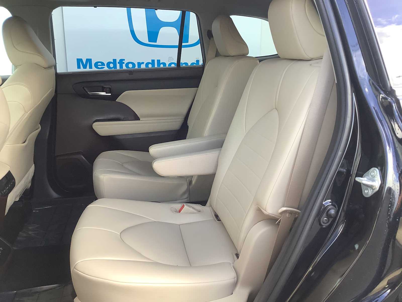 Thumbnail: 2021 Toyota Highlander - 13