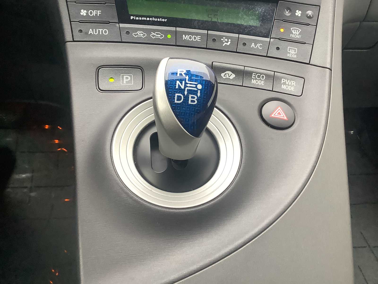 Thumbnail: 2011 Toyota Prius - 18