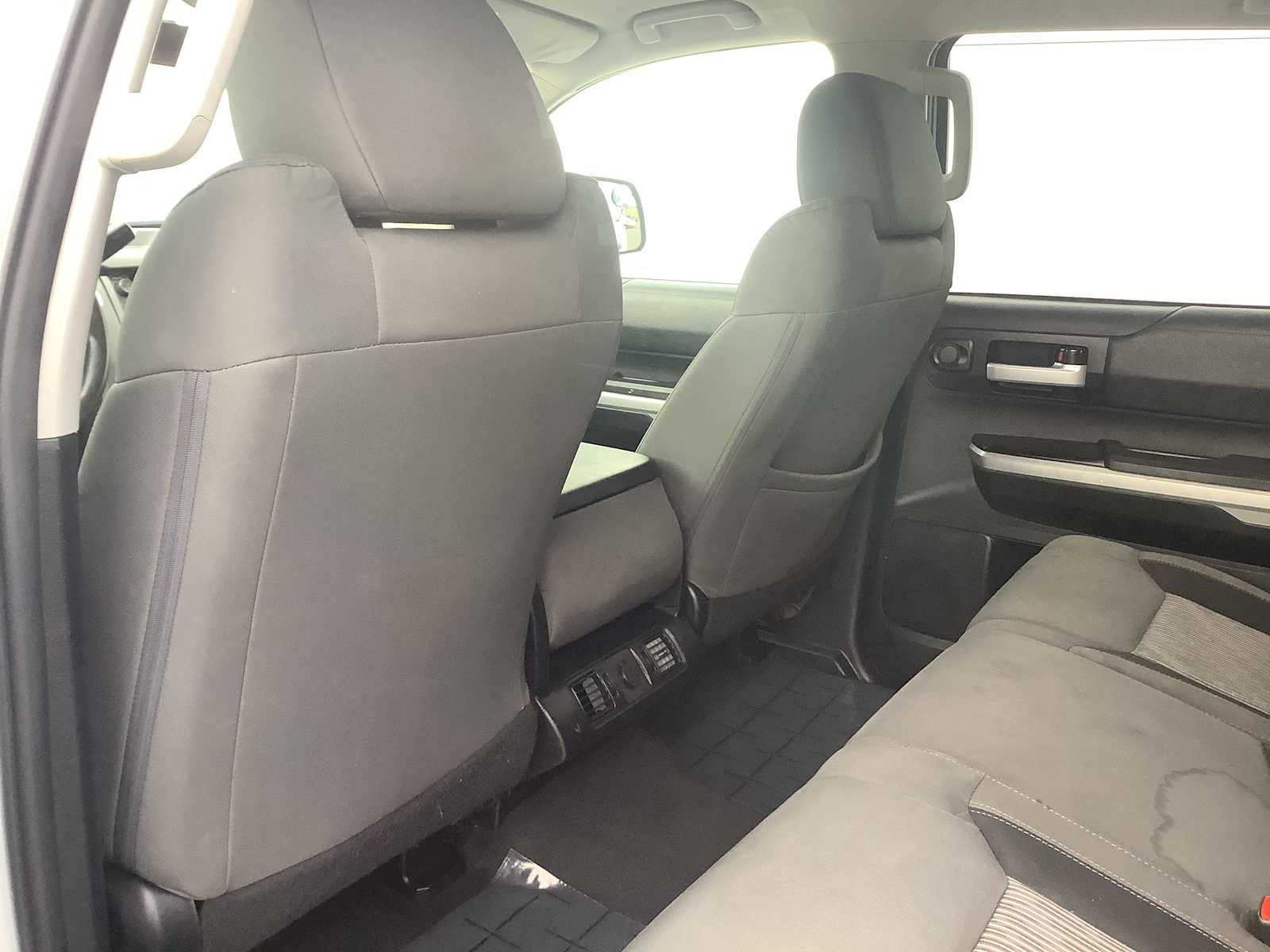 Thumbnail: 2015 Toyota Tundra - 13