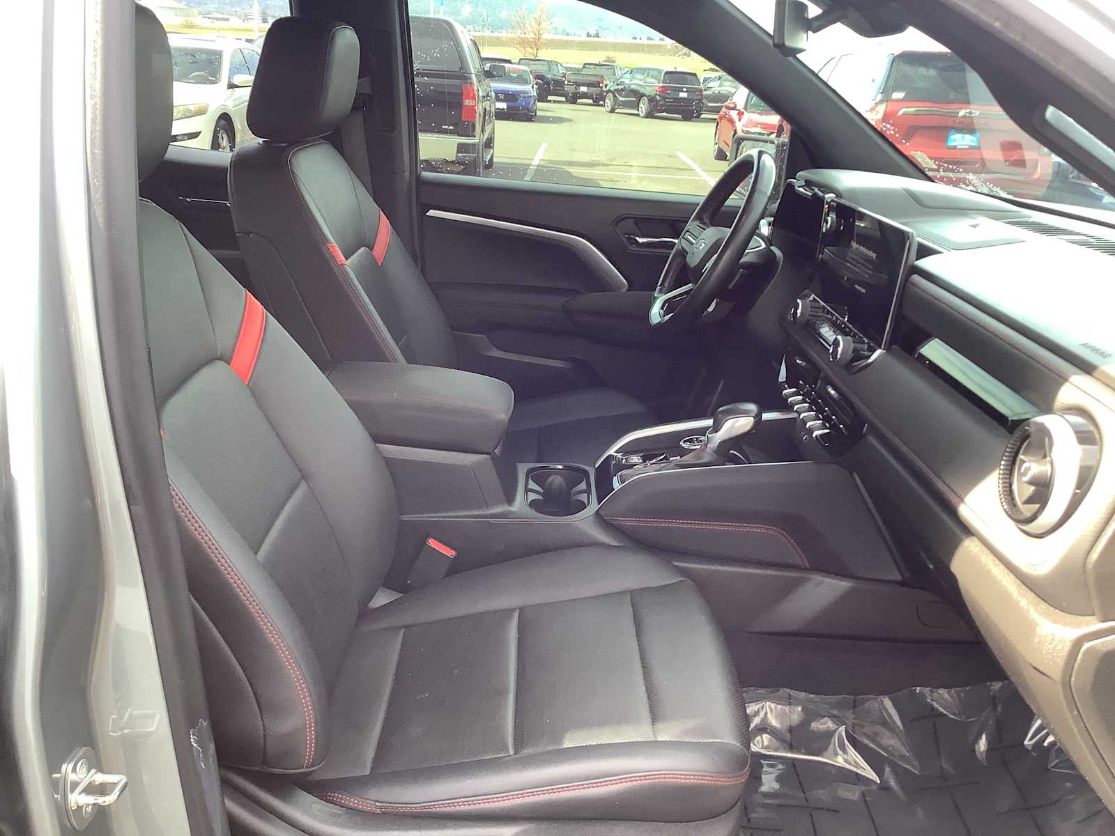 Thumbnail: 2023 Chevrolet Colorado - 15