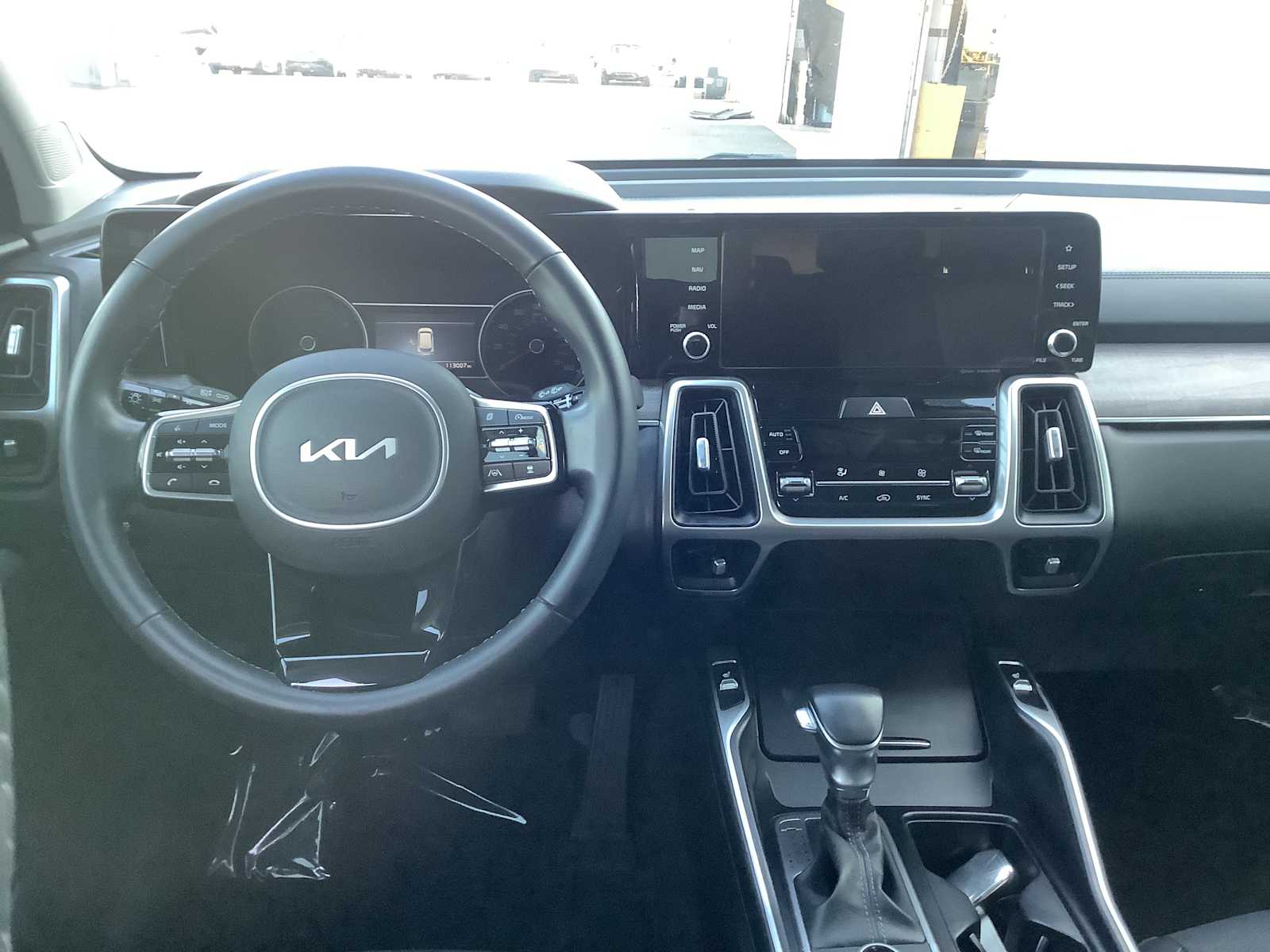 Thumbnail: 2022 Kia Sorento - 11