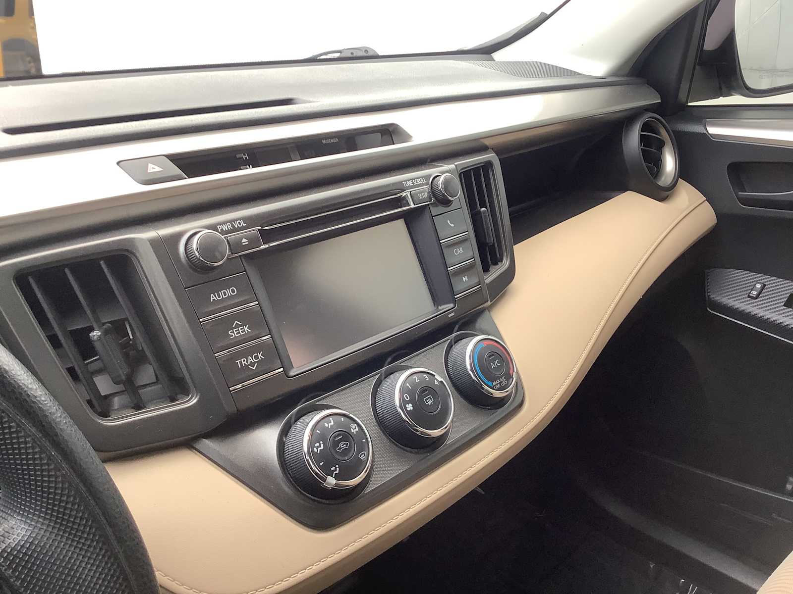 Thumbnail: 2013 Toyota RAV4 - 17