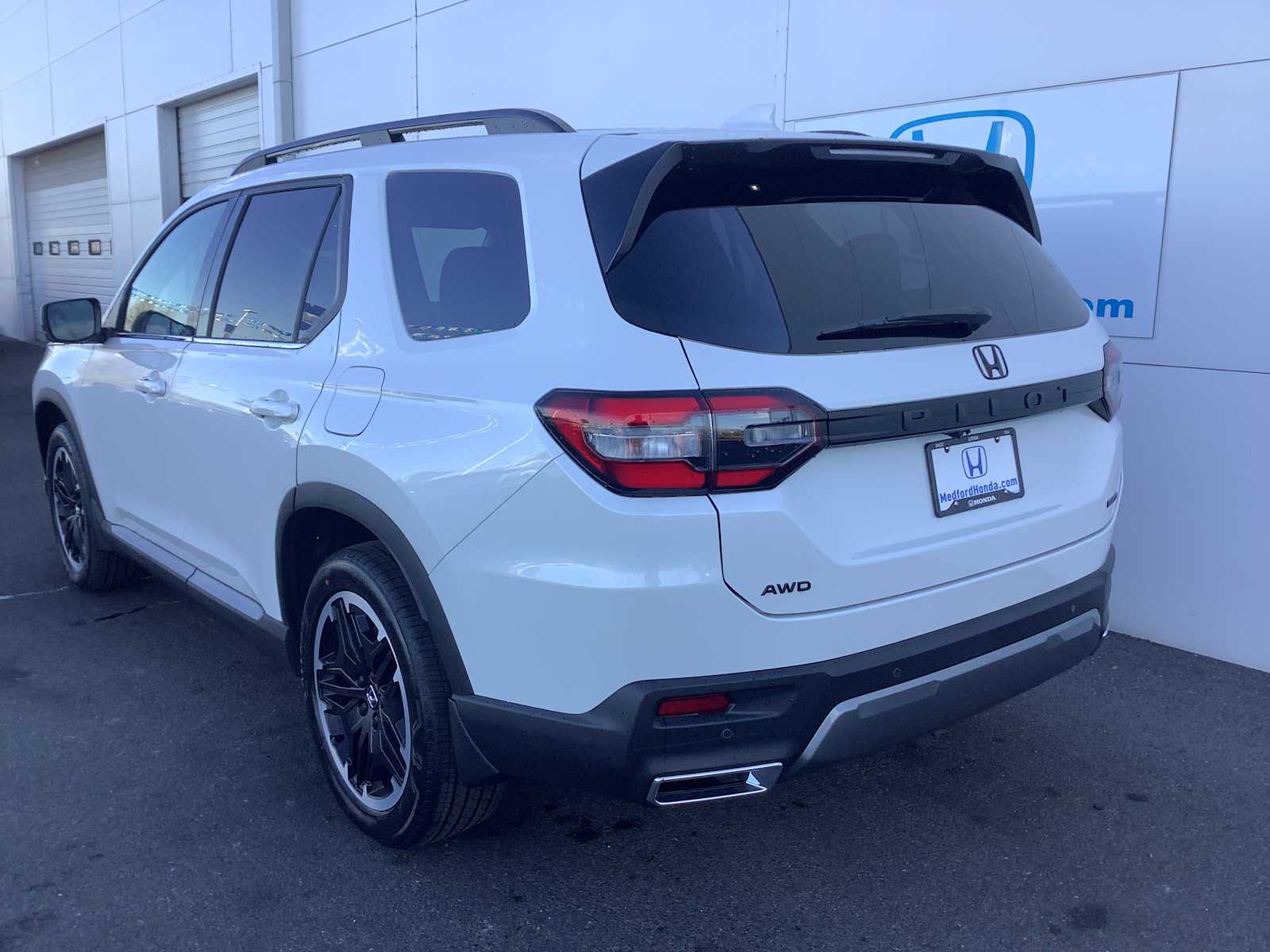 Thumbnail: 2026 Honda Pilot - 4