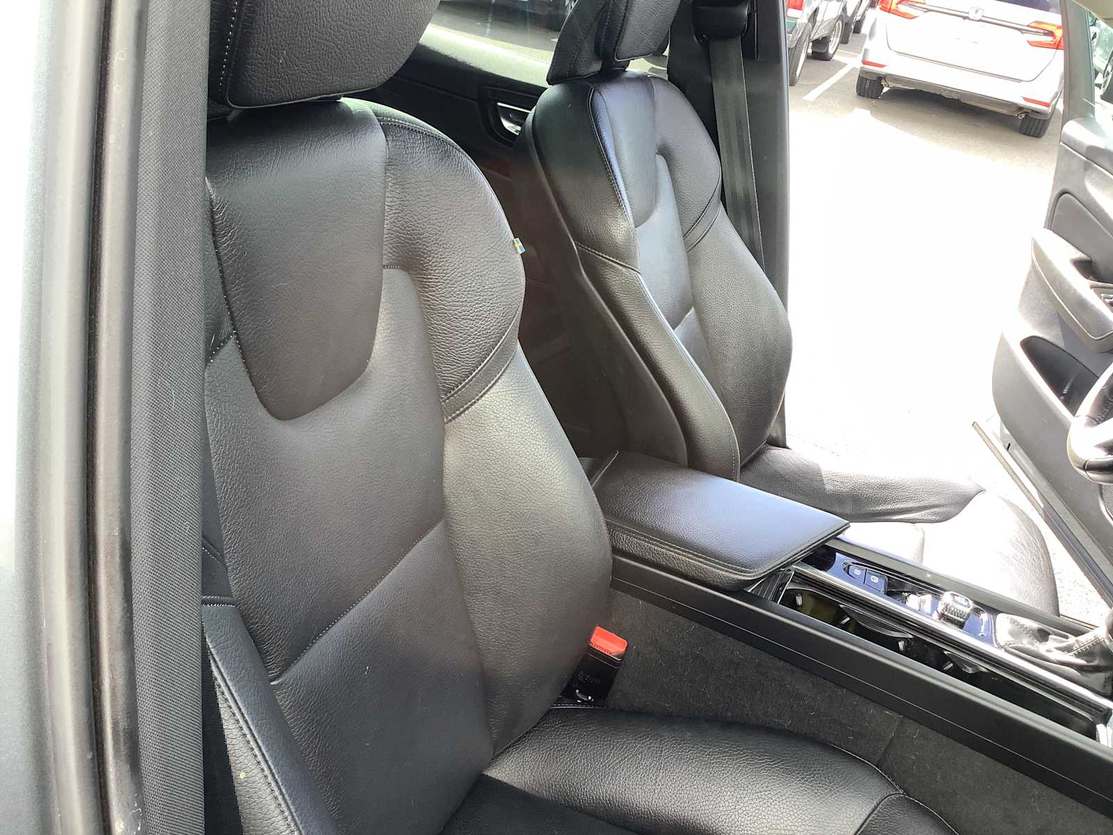 Thumbnail: 2020 Volvo XC60 - 14