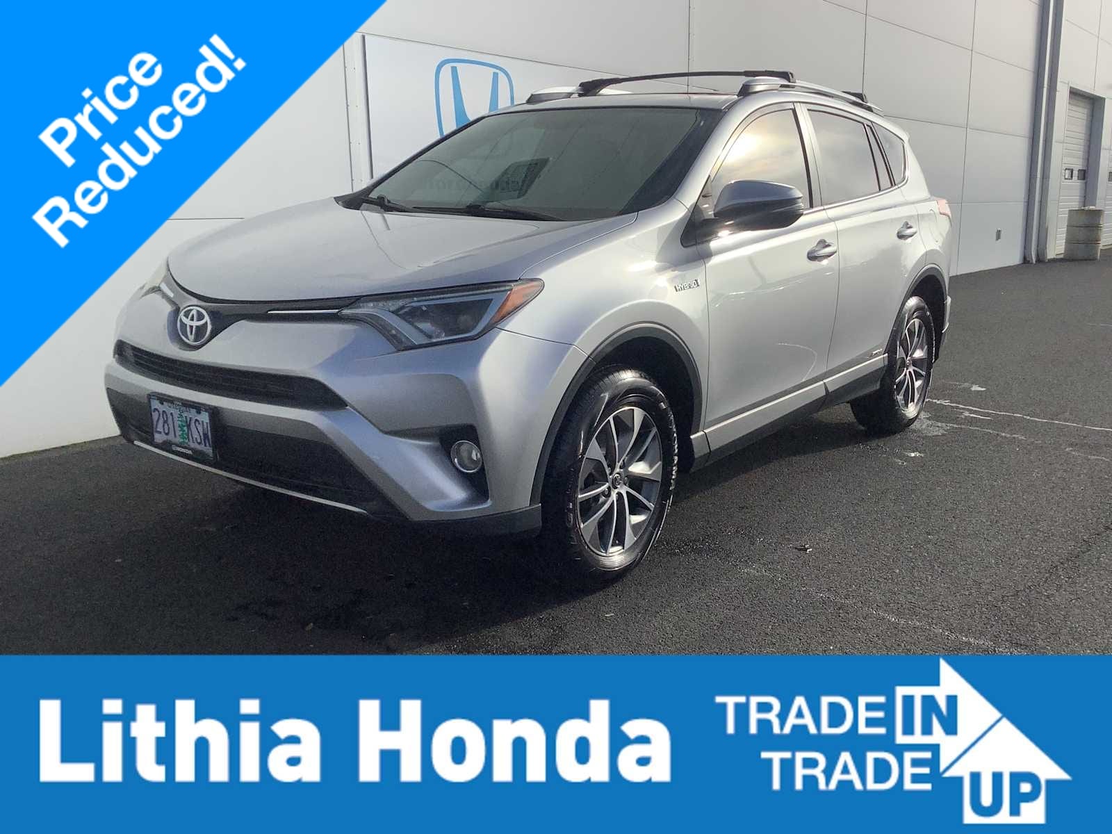 Thumbnail: 2016 Toyota RAV4 - 1