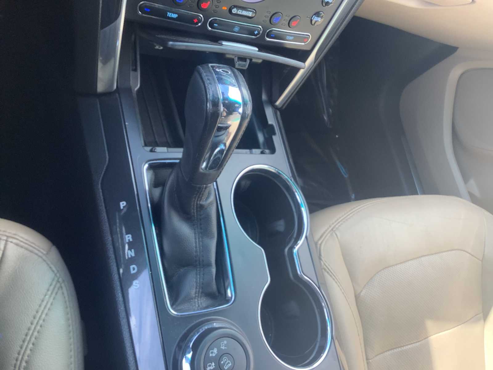 Thumbnail: 2016 Ford Explorer - 17