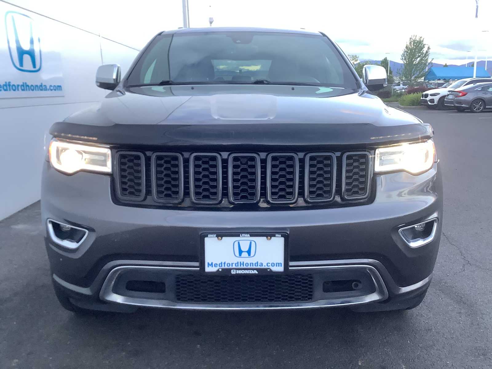 Thumbnail: 2017 Jeep Grand Cherokee - 9