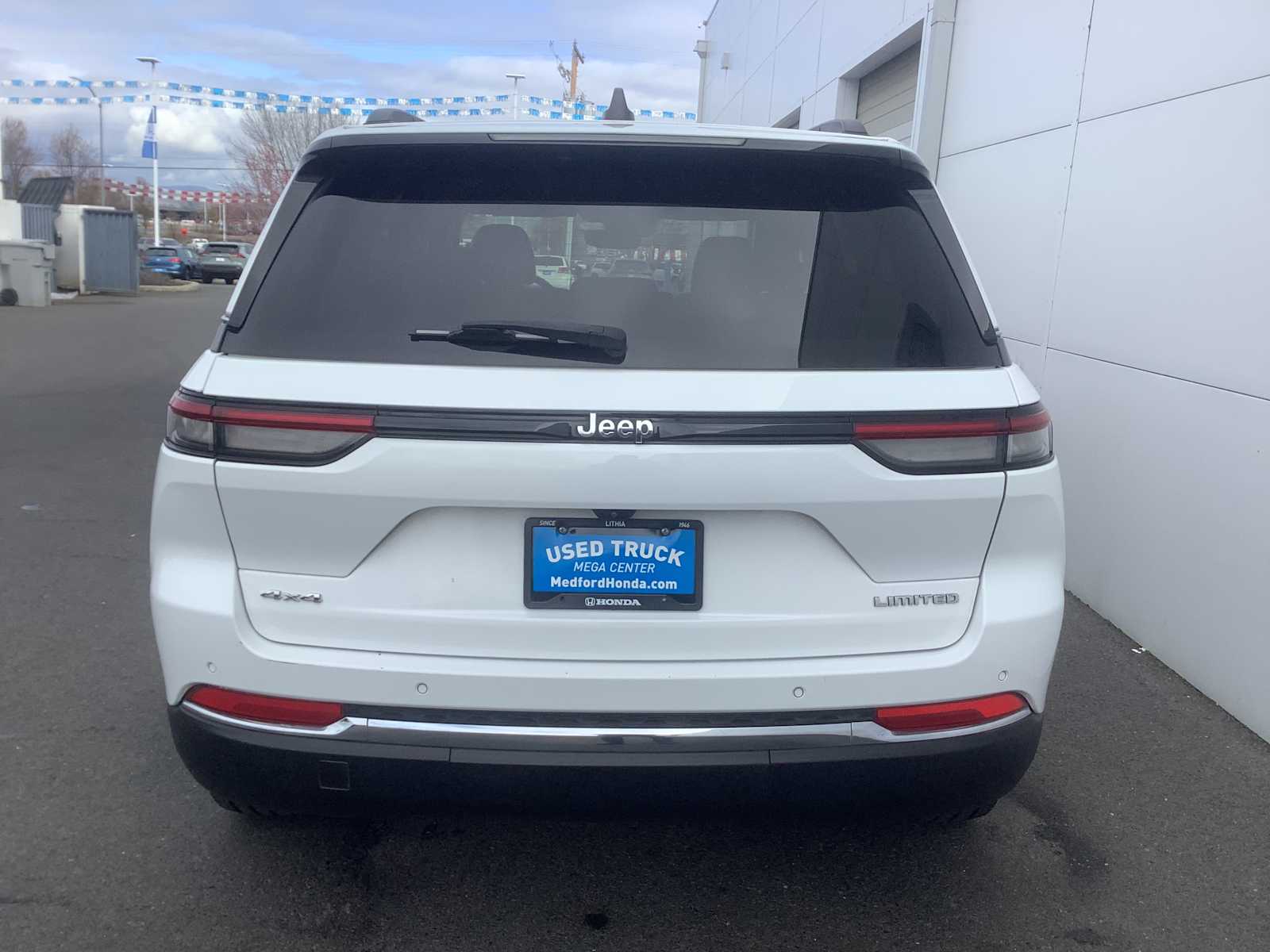 Thumbnail: 2023 Jeep Grand Cherokee - 4