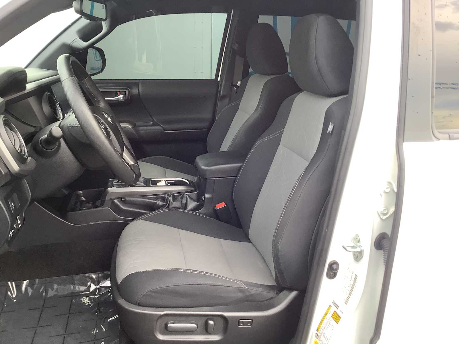 Thumbnail: 2021 Toyota Tacoma - 11