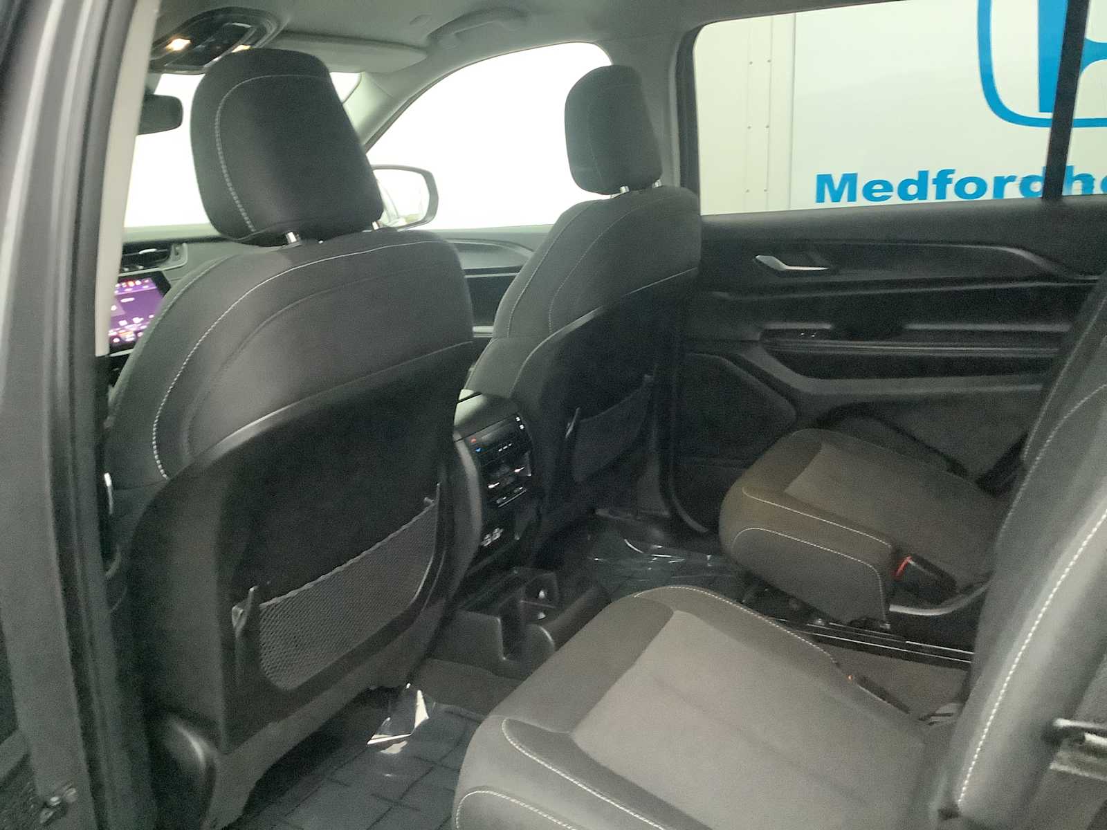 Thumbnail: 2023 Jeep Grand Cherokee - 12