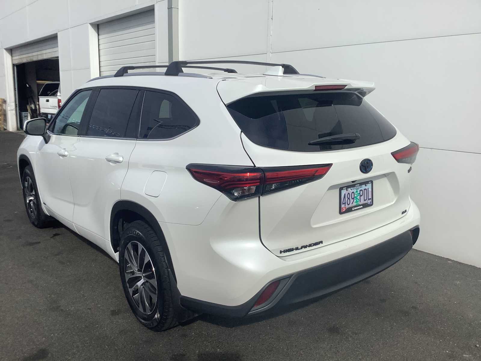 Thumbnail: 2023 Toyota Highlander - 4