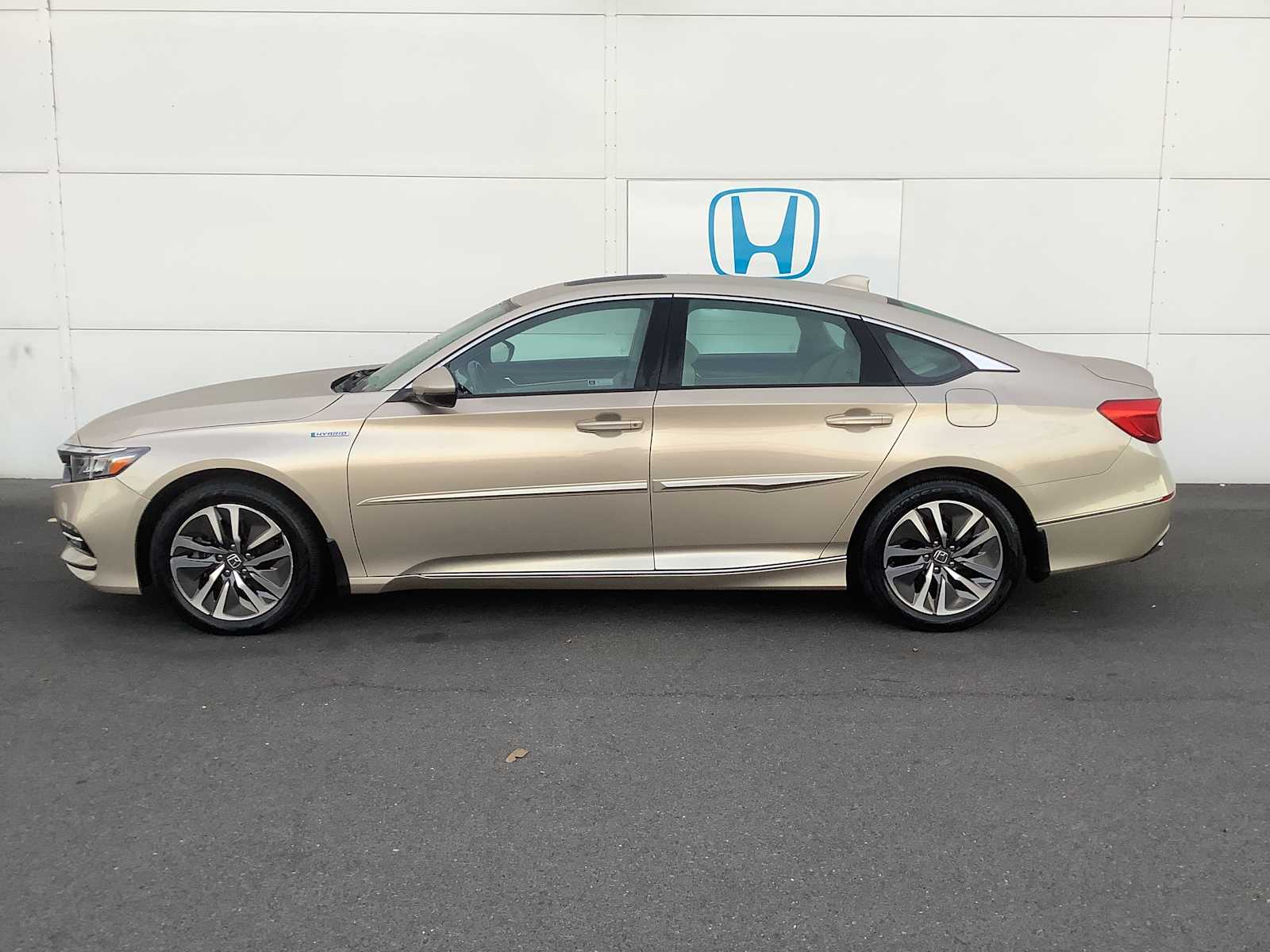 1HGCV3F50KA017902