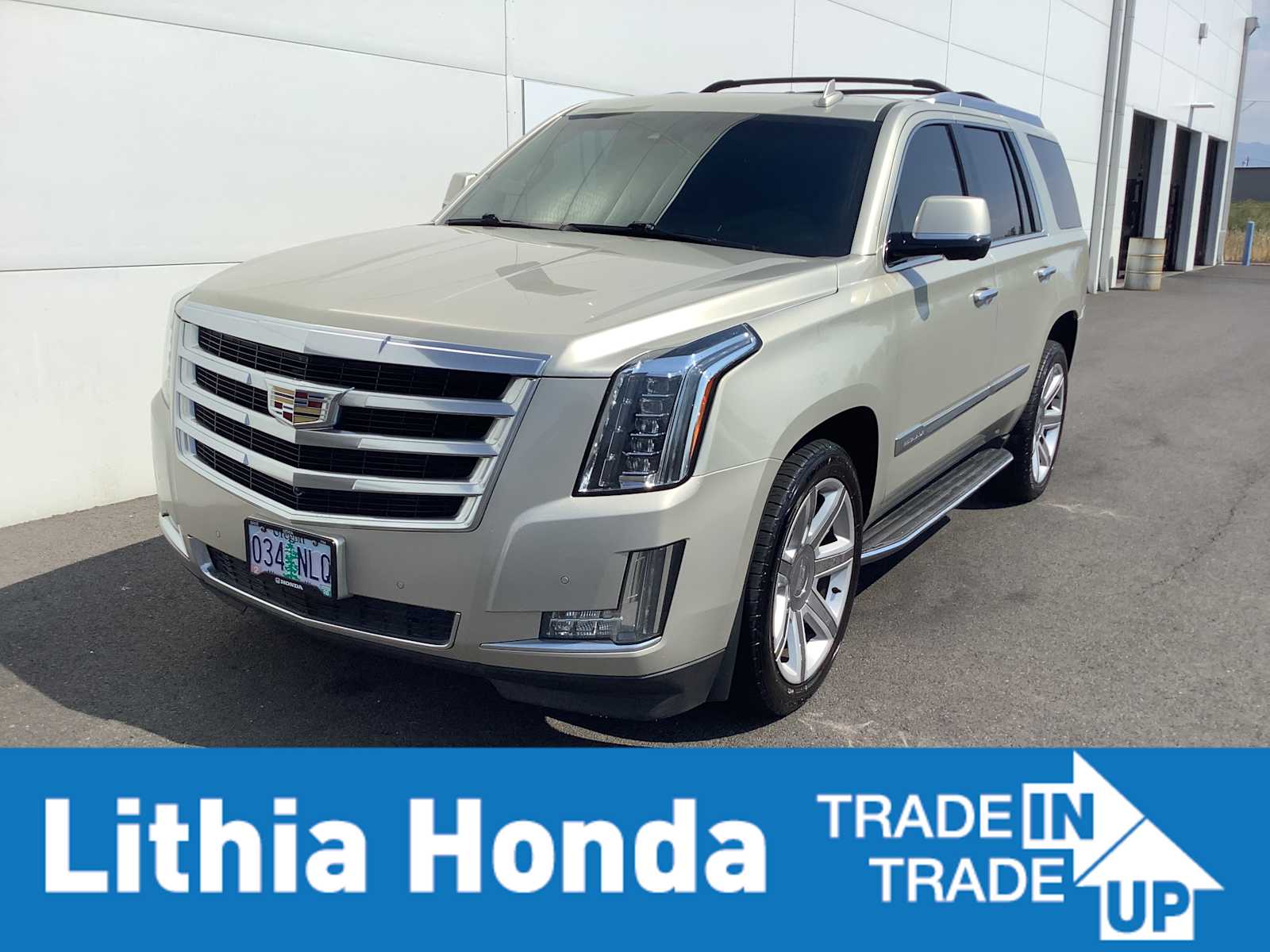 2016 Cadillac Escalade Luxury -
                  Medford, OR