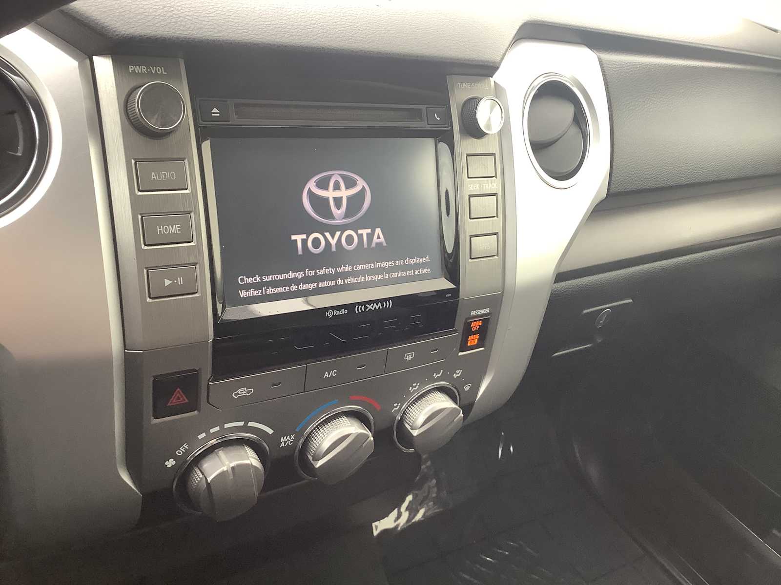 Thumbnail: 2015 Toyota Tundra - 17