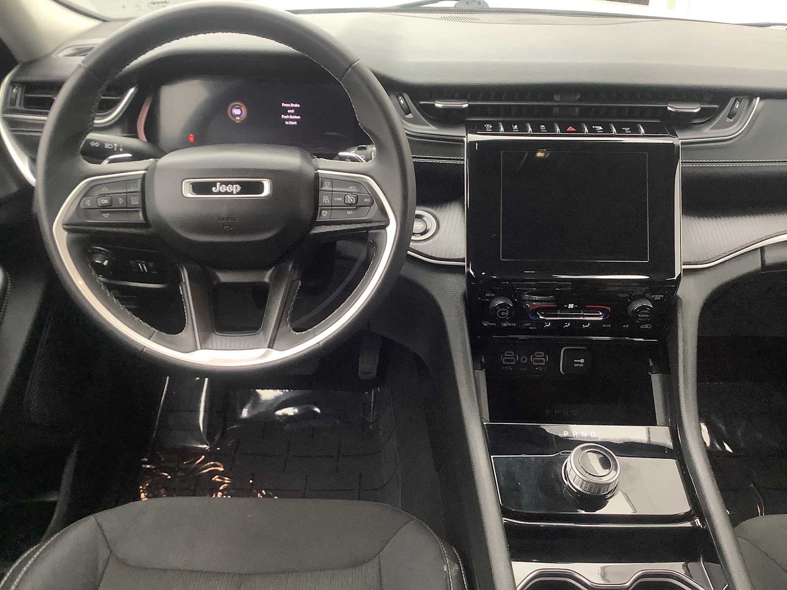 Thumbnail: 2023 Jeep Grand Cherokee - 10