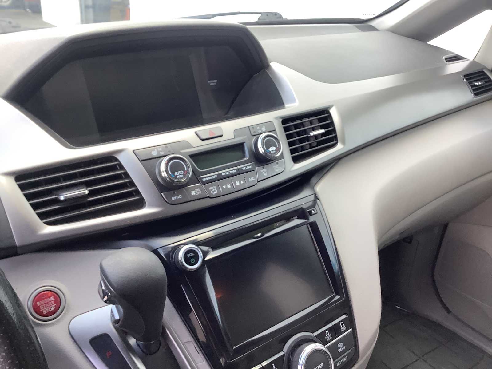2016 Honda Odyssey EX-L - Photo 17