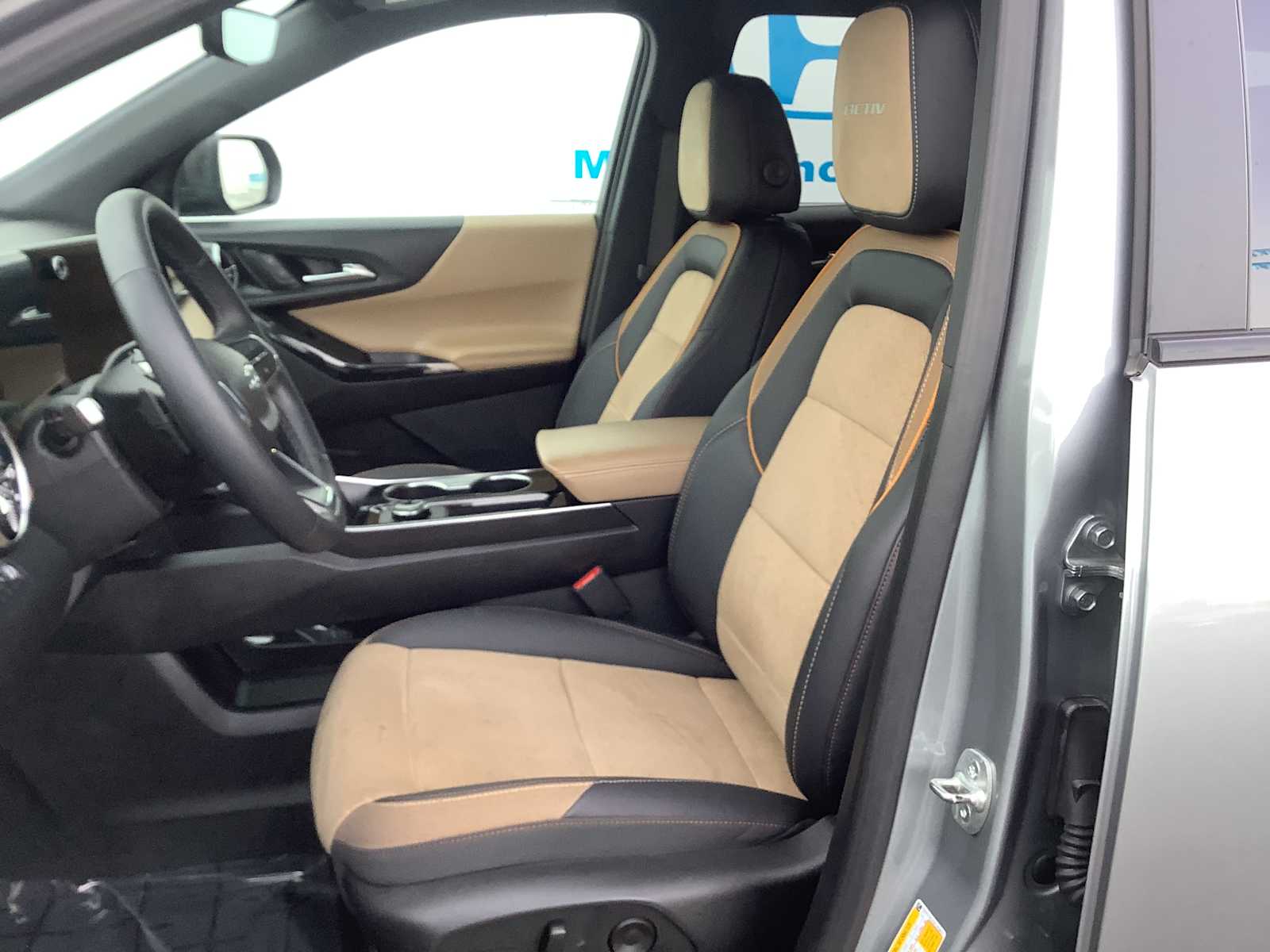 Thumbnail: 2025 Chevrolet Equinox - 11