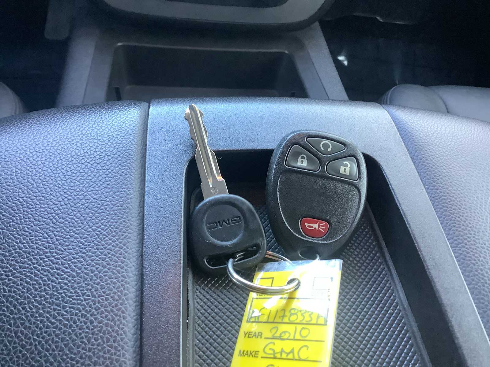 Thumbnail: 2010 GMC Sierra 2500 - 20