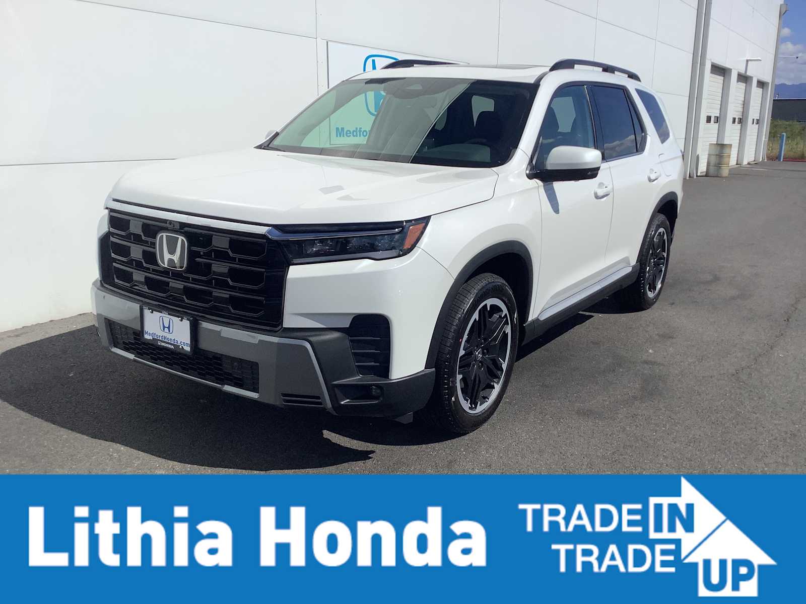2026 Honda Pilot Touring AWD's photo