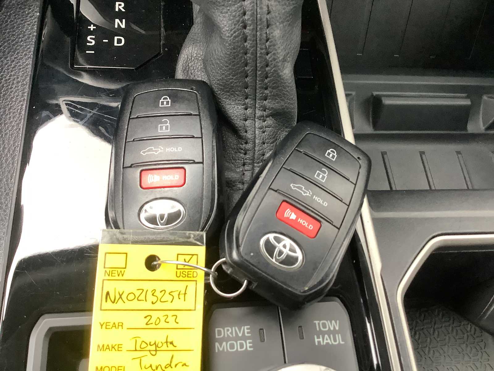 Thumbnail: 2022 Toyota Tundra - 19