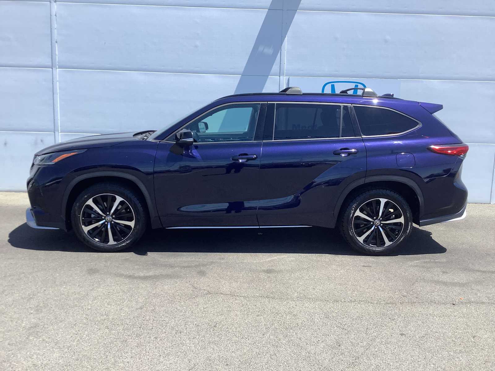 Thumbnail: 2021 Toyota Highlander - 2