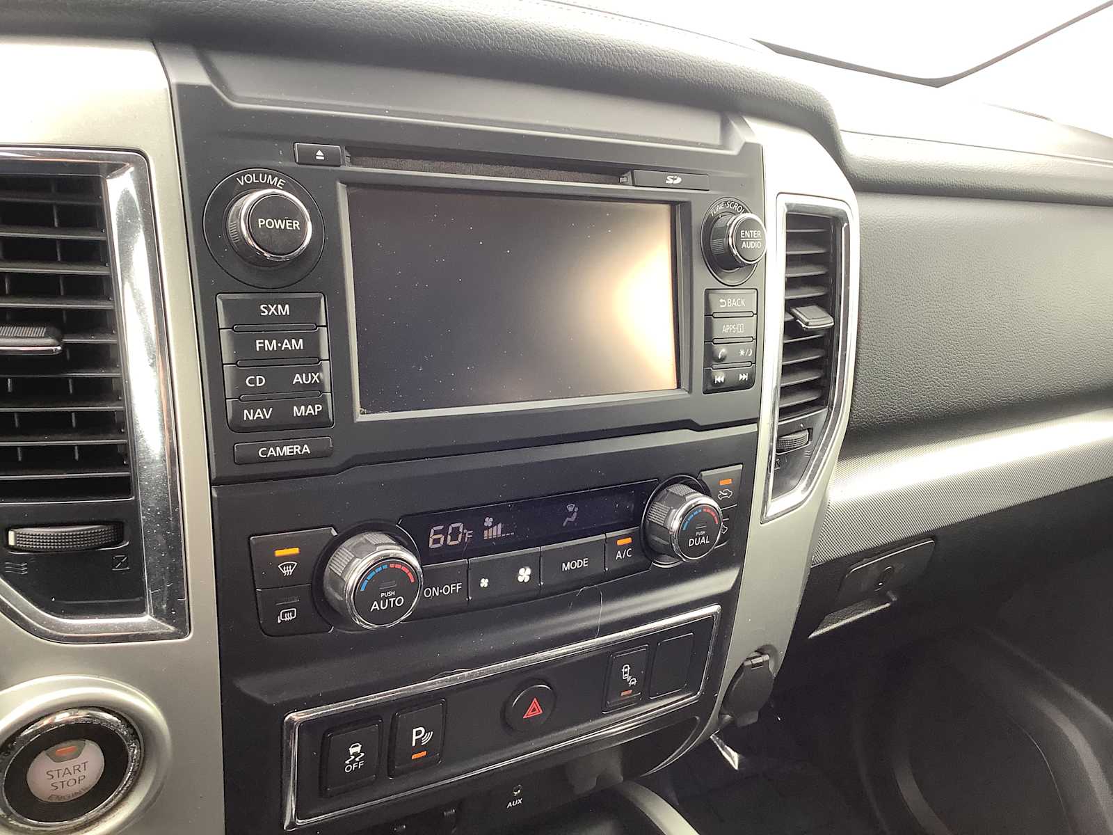 2018 Nissan Titan XD Pro-4X - Photo 16