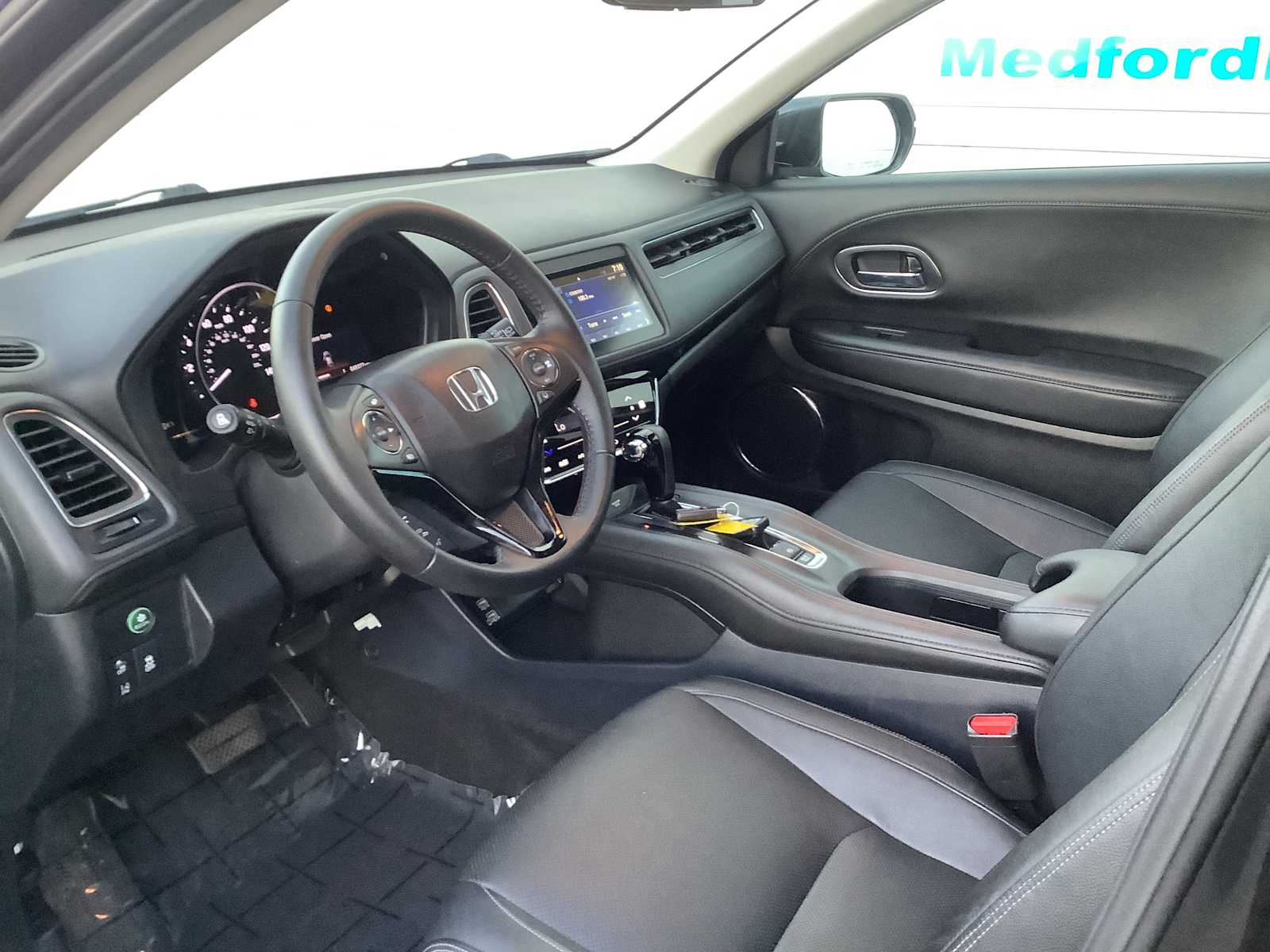2019 Honda HR-V Touring photo 3