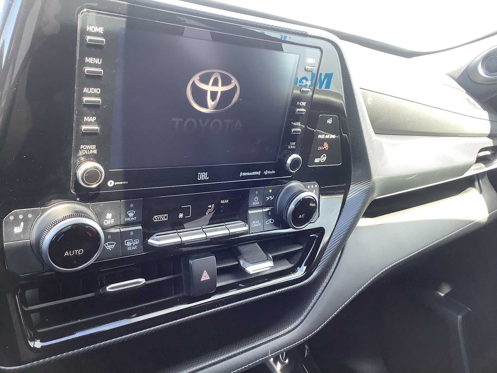 Thumbnail: 2021 Toyota Highlander - 15