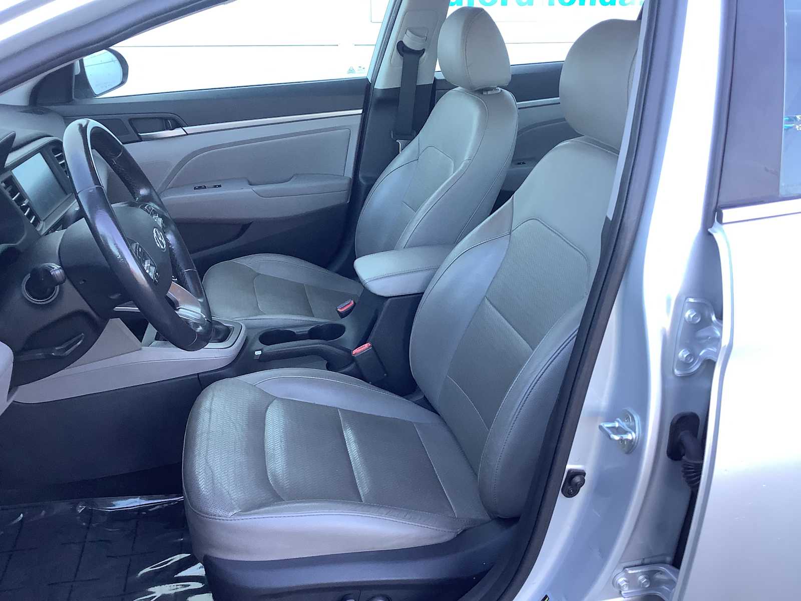 Thumbnail: 2020 Hyundai Elantra - 10