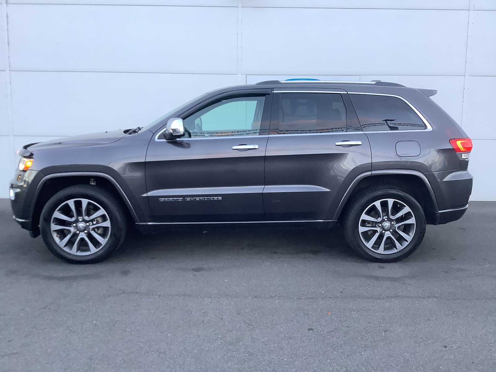Thumbnail: 2017 Jeep Grand Cherokee - 2