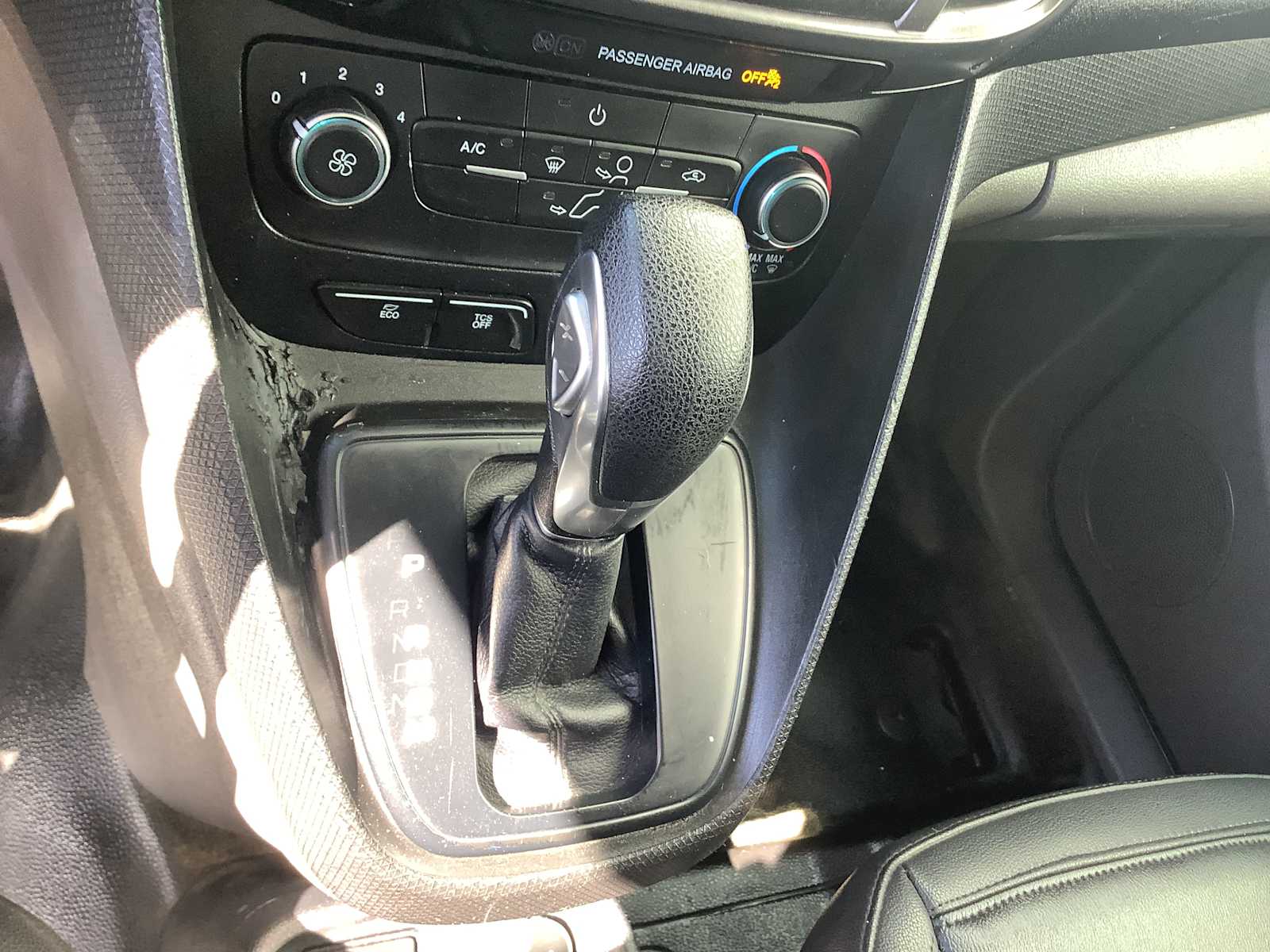 Thumbnail: 2019 Ford Transit Series - 17
