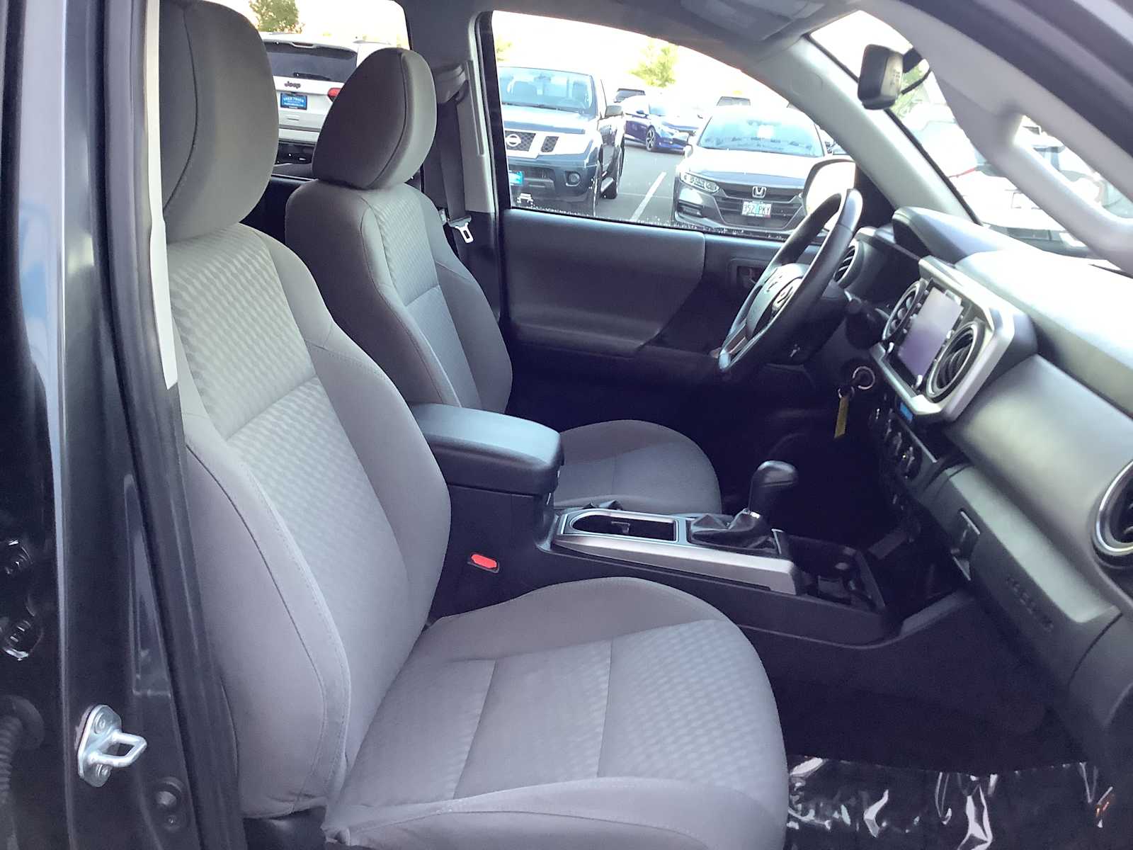 Thumbnail: 2022 Toyota Tacoma - 15