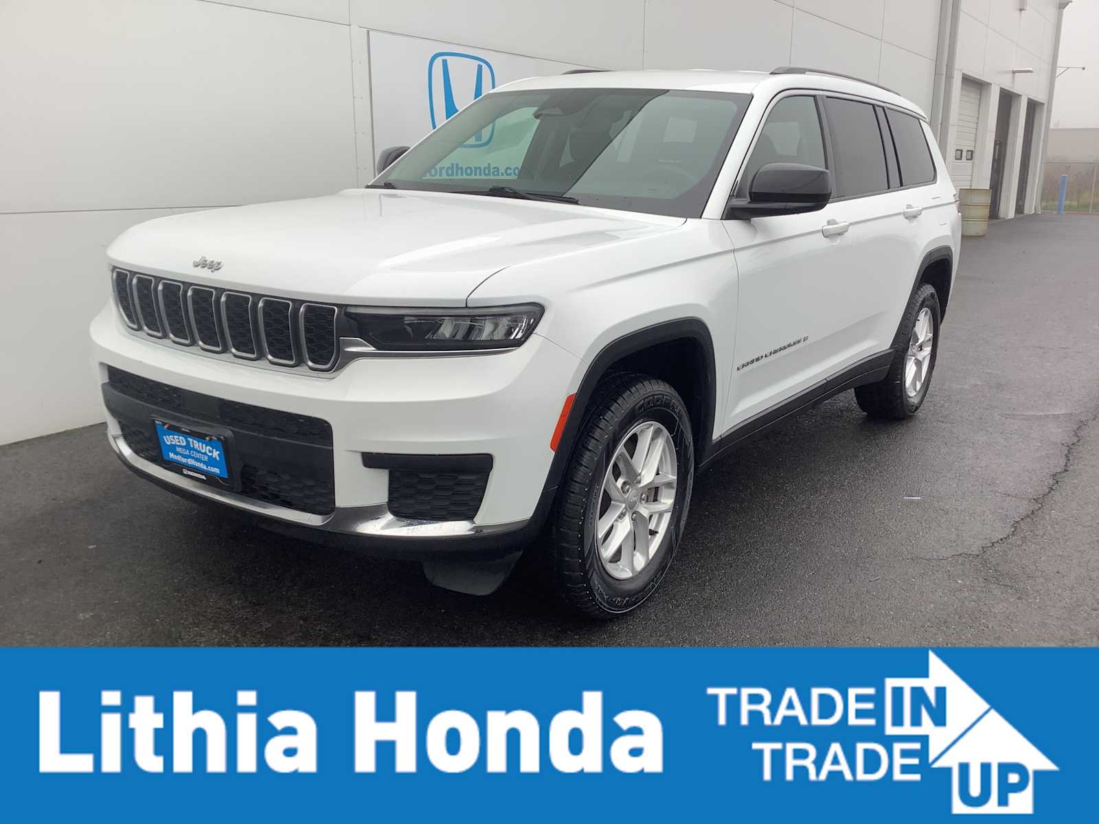 2023 Jeep Grand Cherokee L Laredo's photo