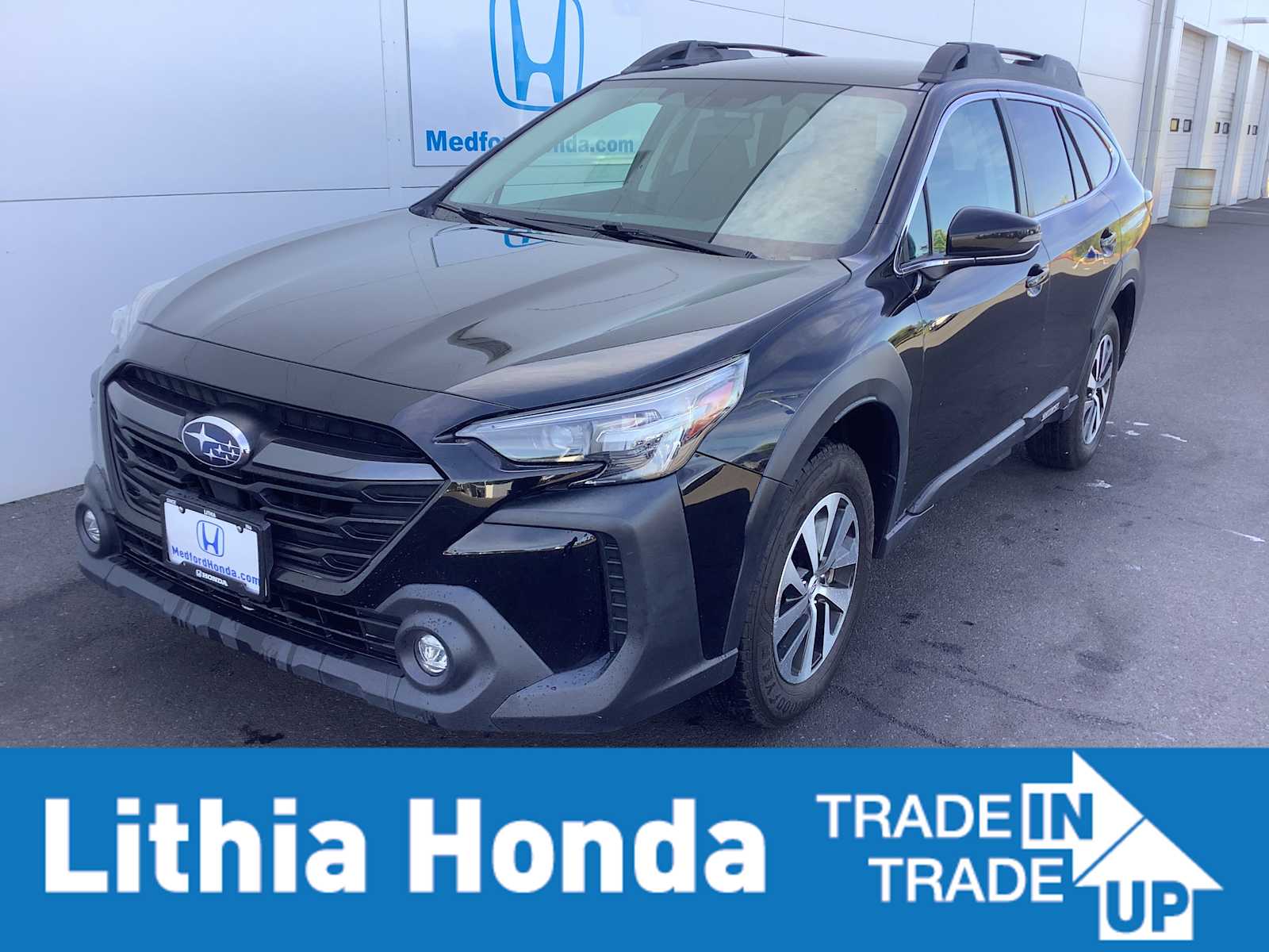 2023 Subaru Outback Premium's photo