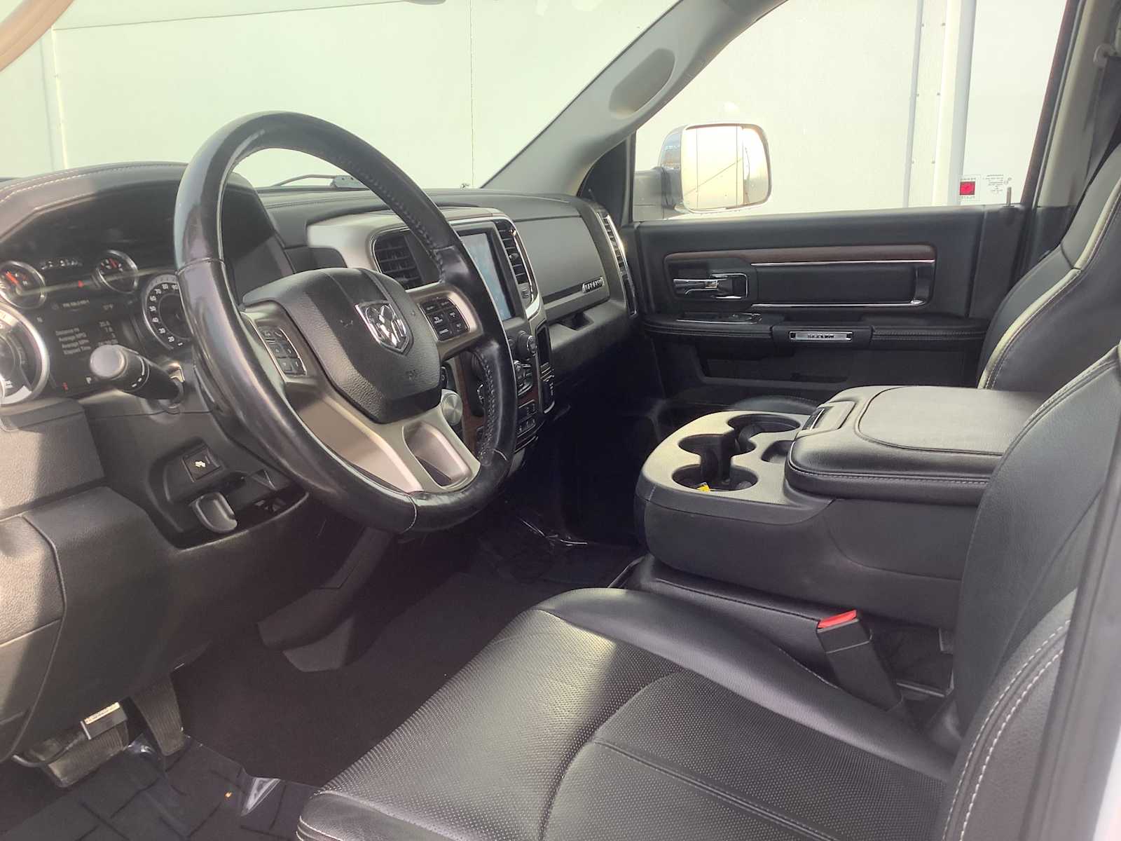 Thumbnail: 2019 RAM 1500 Classic - 3