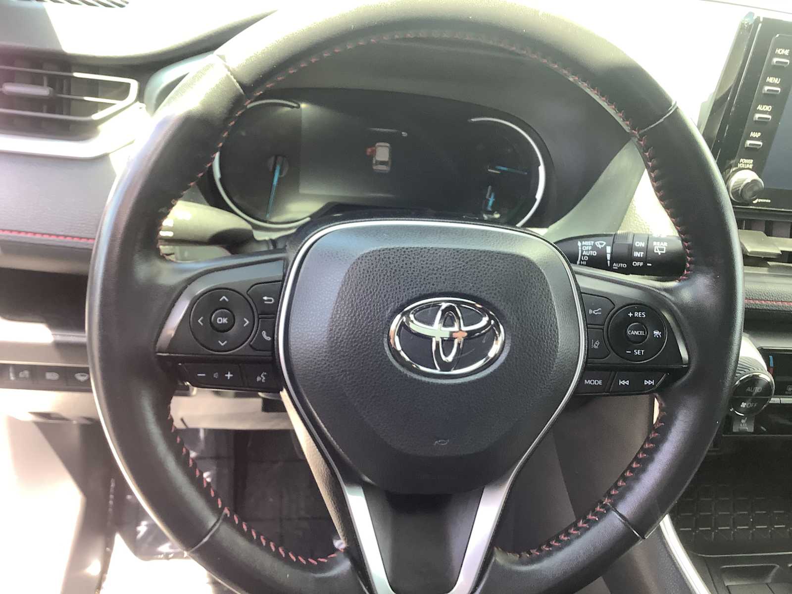 Thumbnail: 2022 Toyota RAV4 - 16