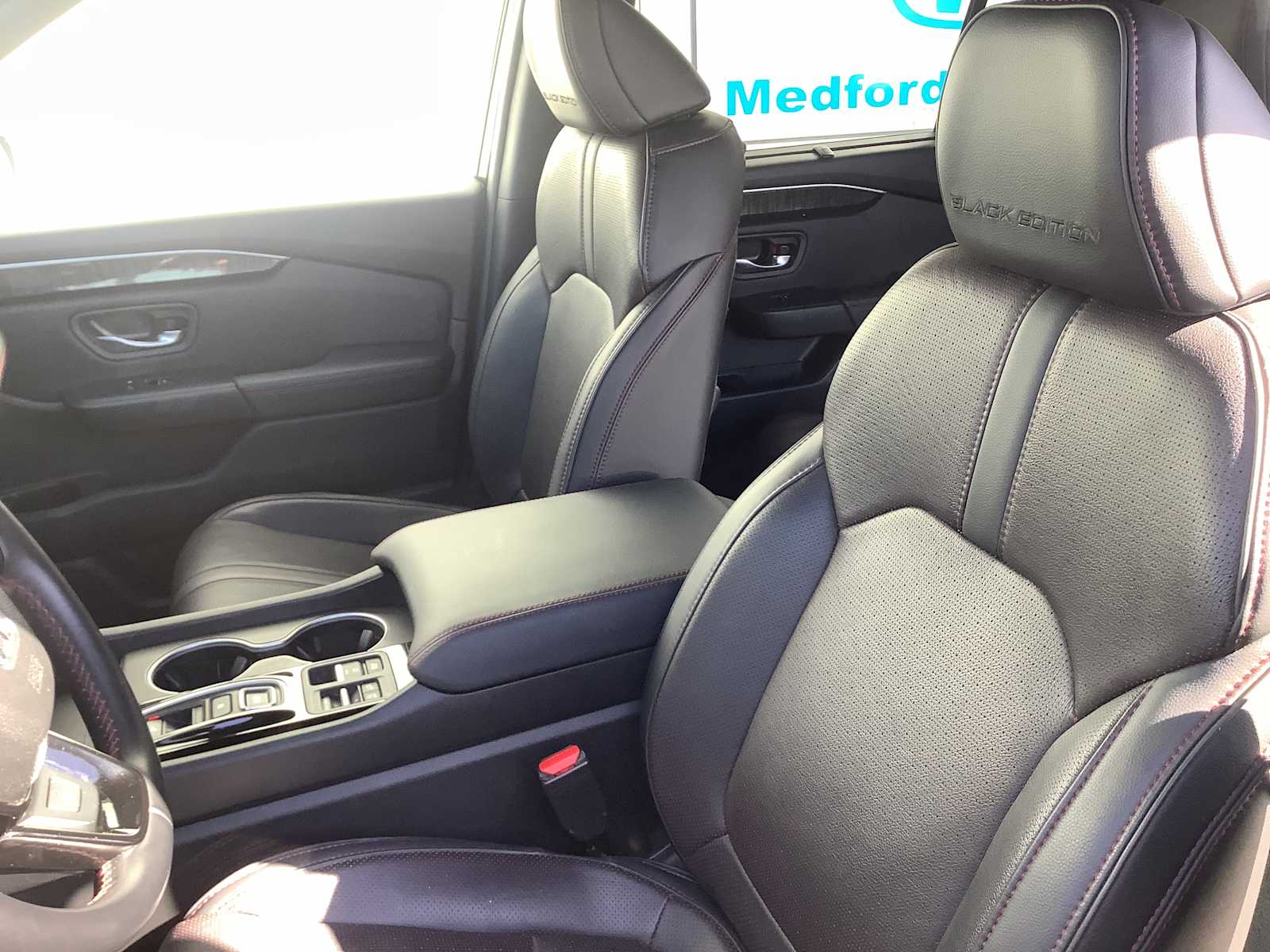 2025 Honda Pilot Black Edition - Photo 13
