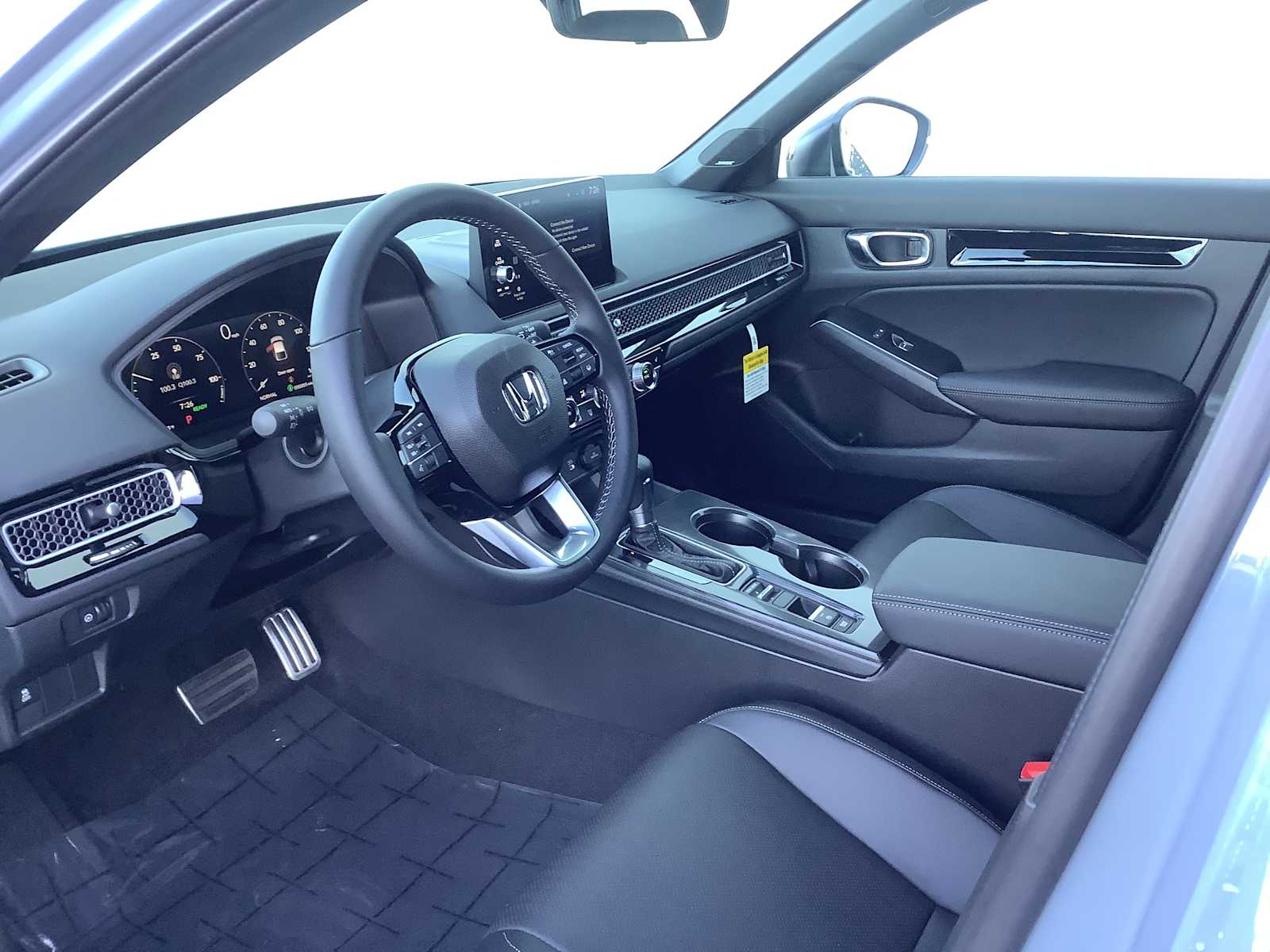 2026 Honda Civic Hatchback Hybrid Sport Touring photo 3