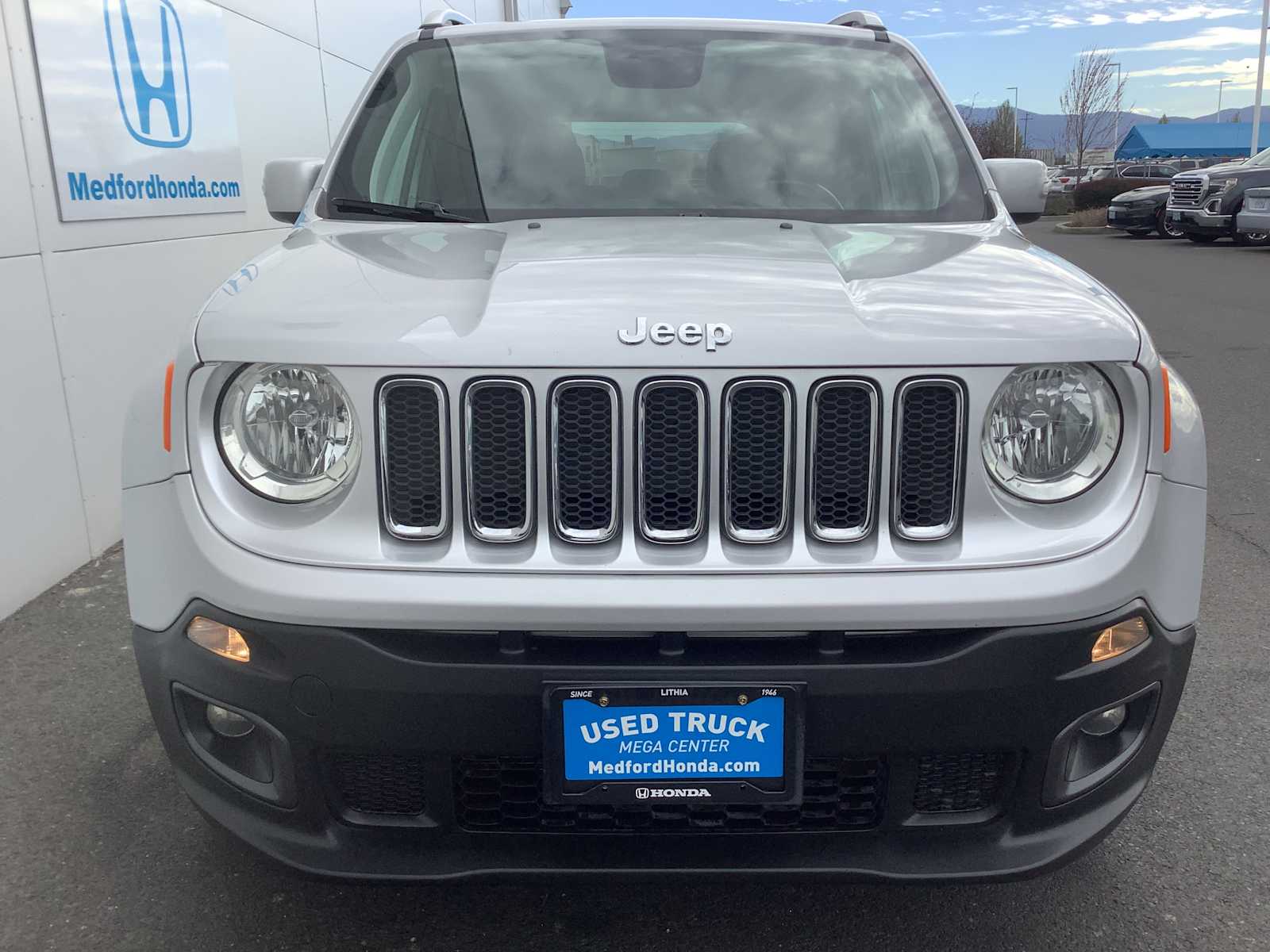 Thumbnail: 2018 Jeep Renegade - 9