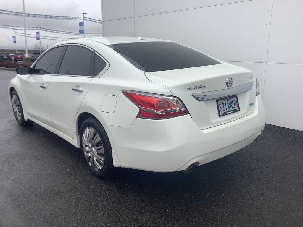 Used 2014 Nissan Altima 2.5 SV Sedan