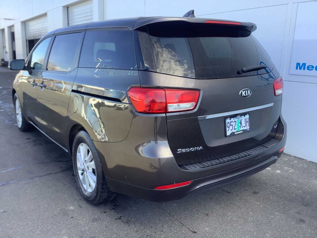 Used 2017 Kia Sedona LX Van Passenger Van