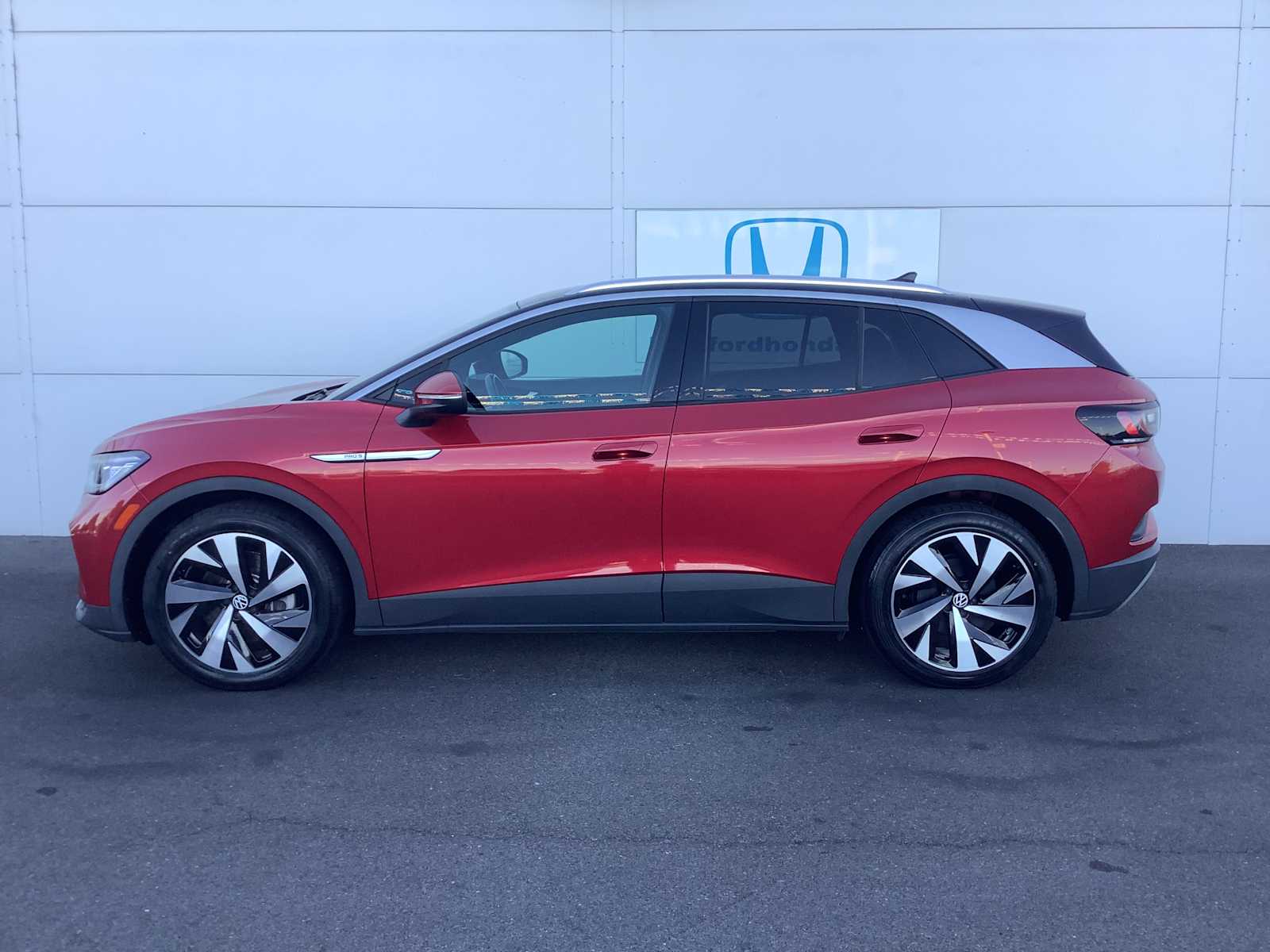 Thumbnail: 2021 Volkswagen ID.4 - 2