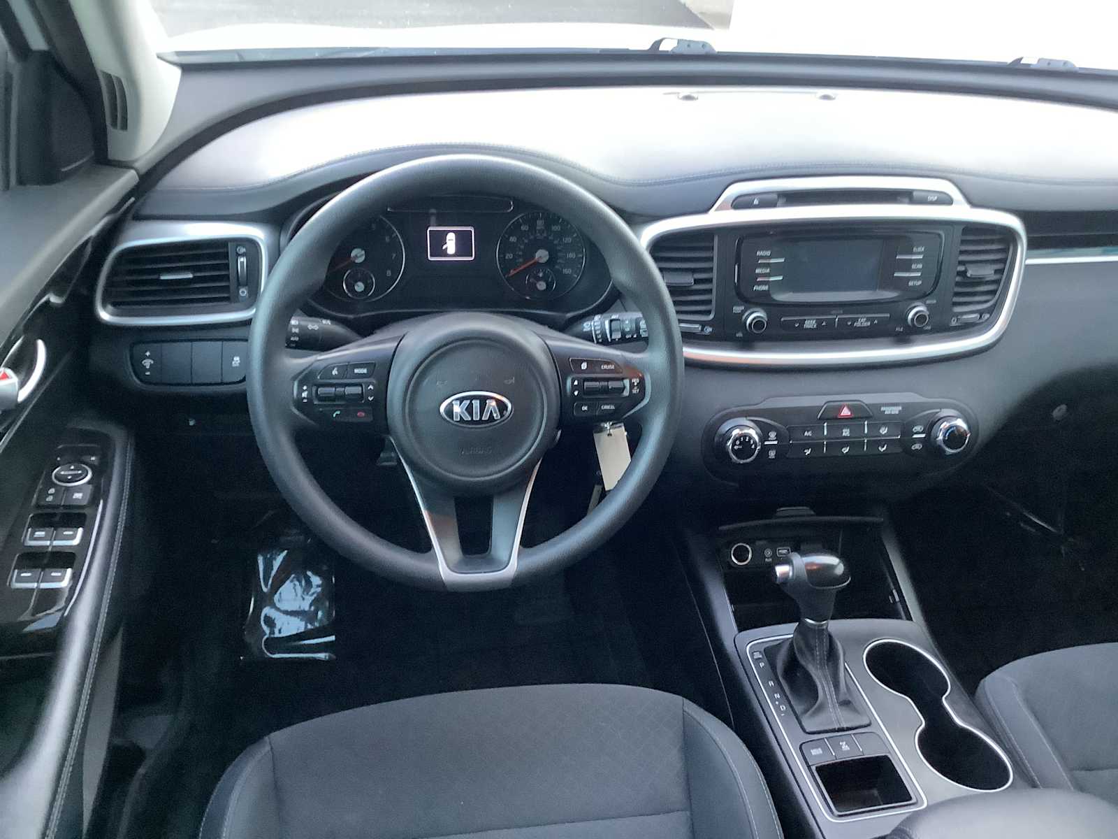 Thumbnail: 2017 Kia Sorento - 10