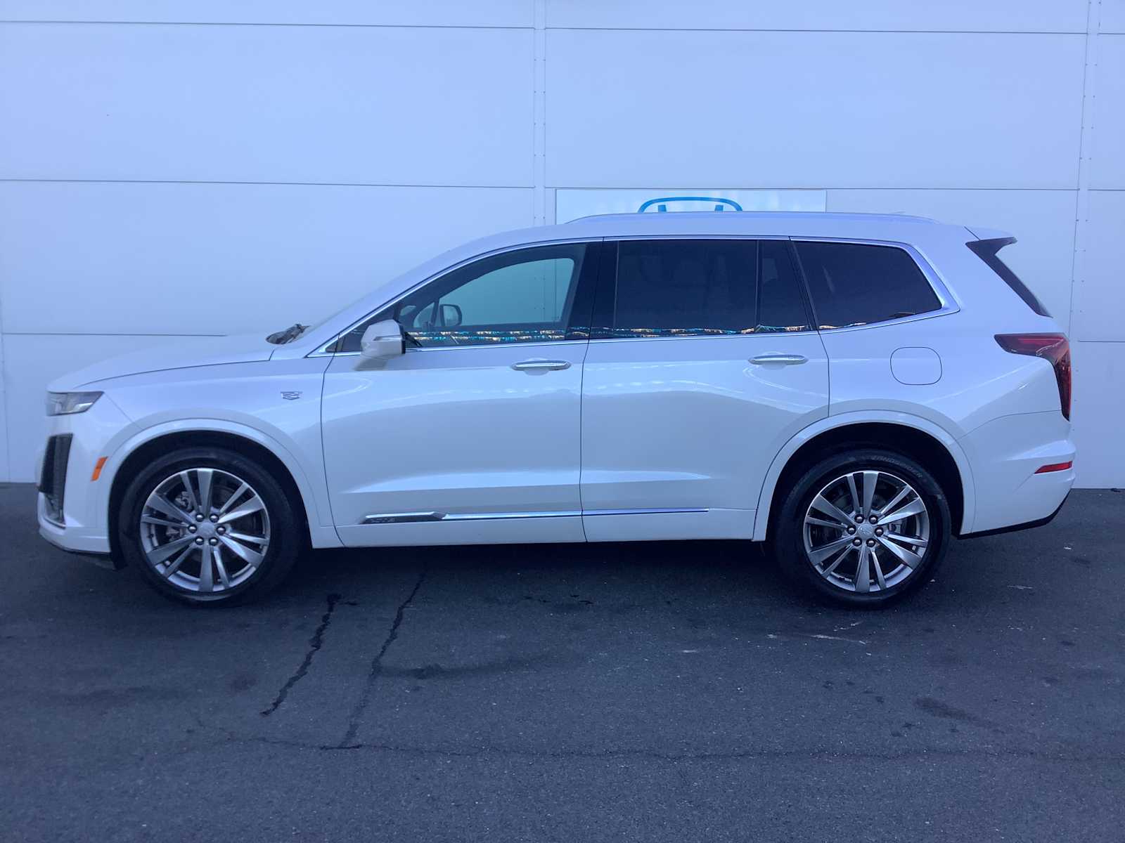 Thumbnail: 2023 Cadillac XT6 - 2